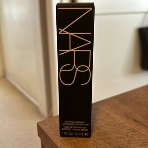 Never Been Used, NEW in box. NARS Natural Radiant Longwear Foundation 1FL